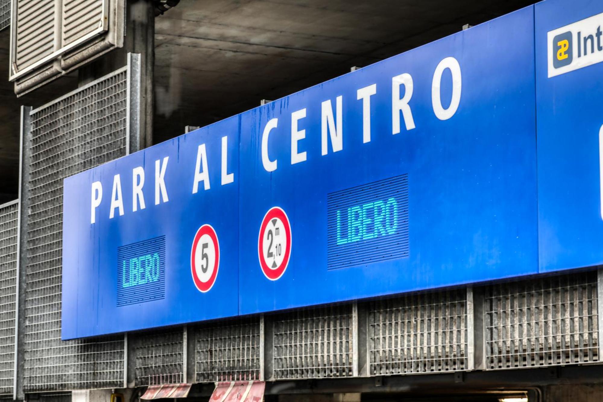 Suite Angolo Alla Stazione - Appartamento Con Terrazzo Panoramico 파비아 외부 사진