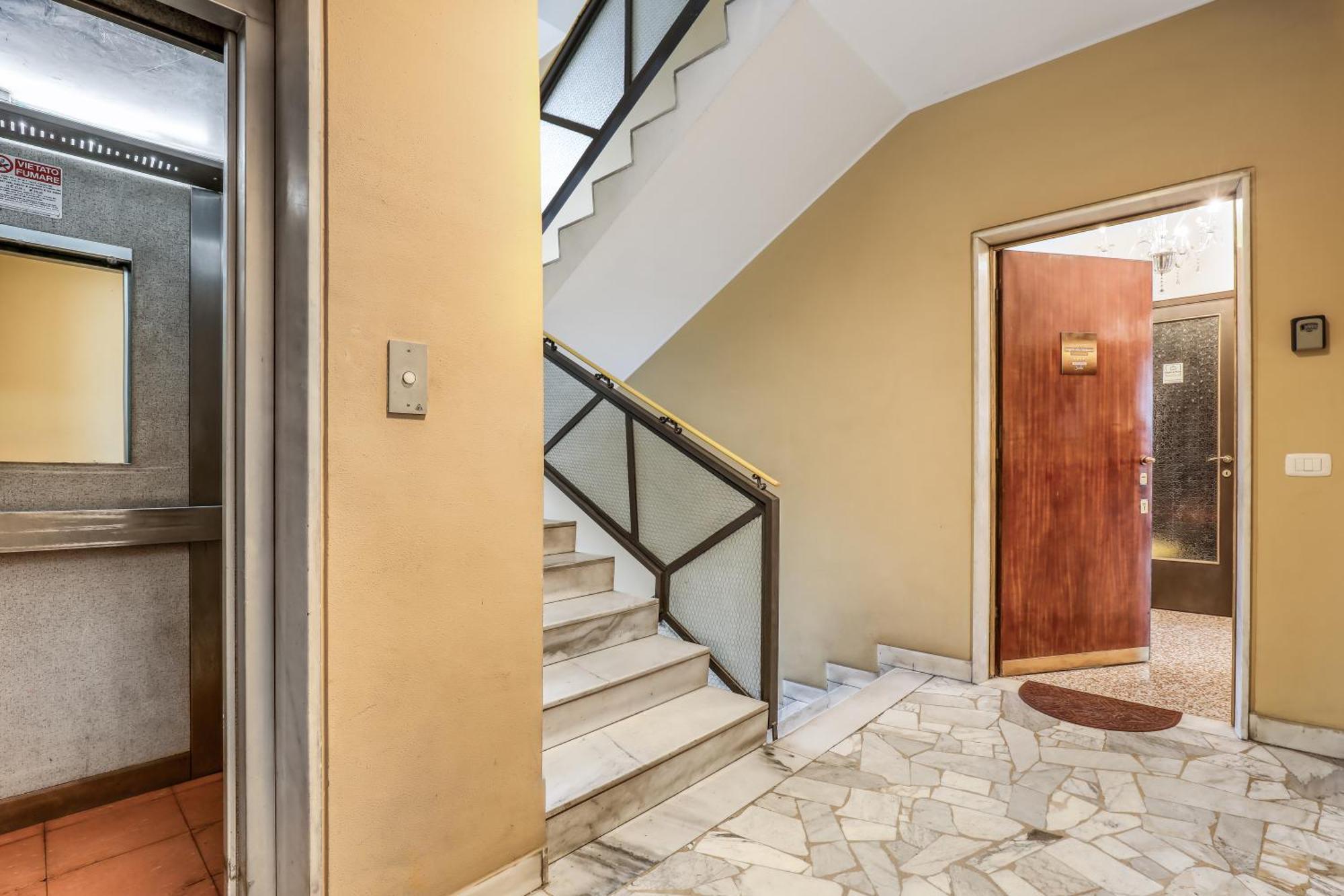 Suite Angolo Alla Stazione - Appartamento Con Terrazzo Panoramico 파비아 외부 사진