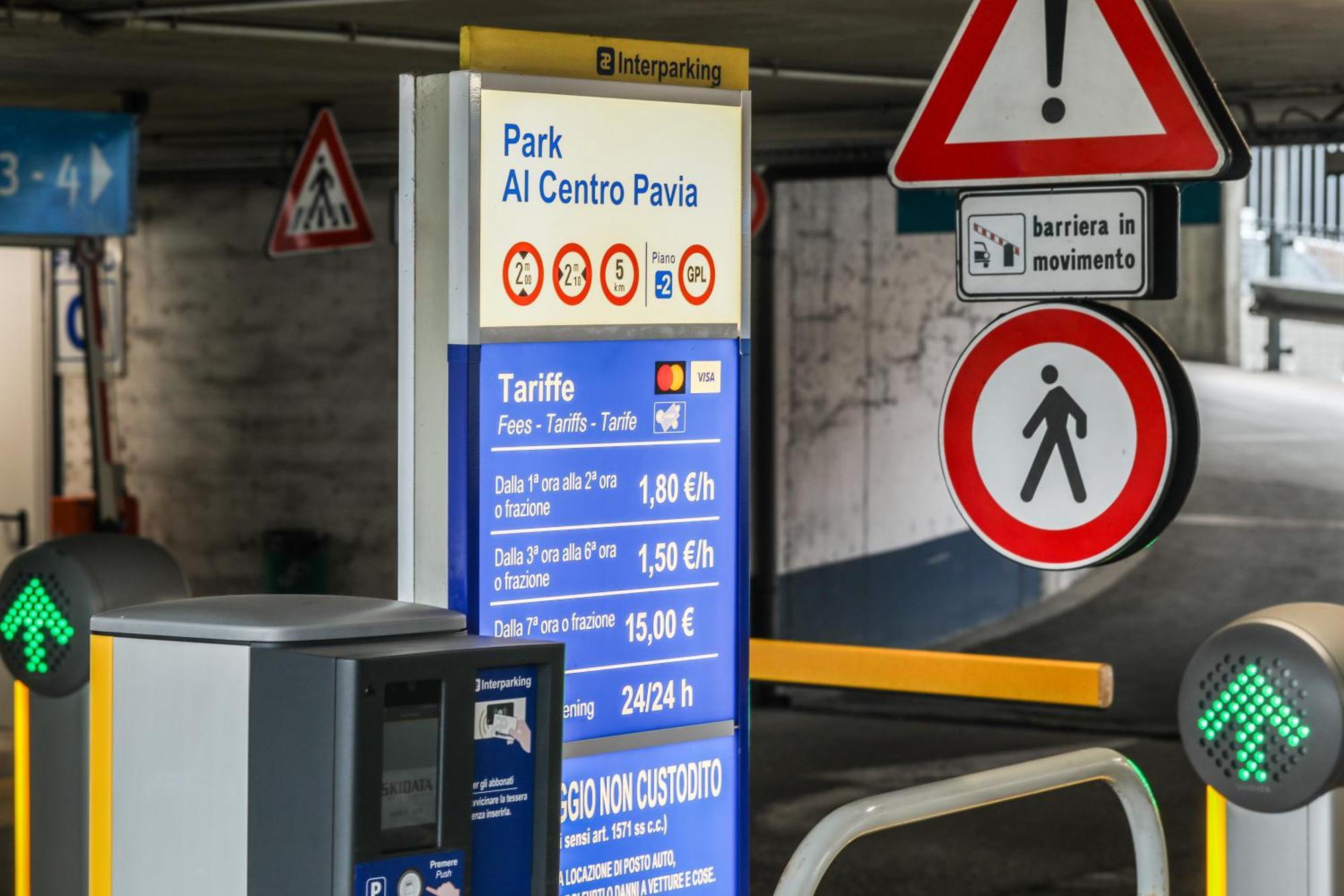 Suite Angolo Alla Stazione - Appartamento Con Terrazzo Panoramico 파비아 외부 사진