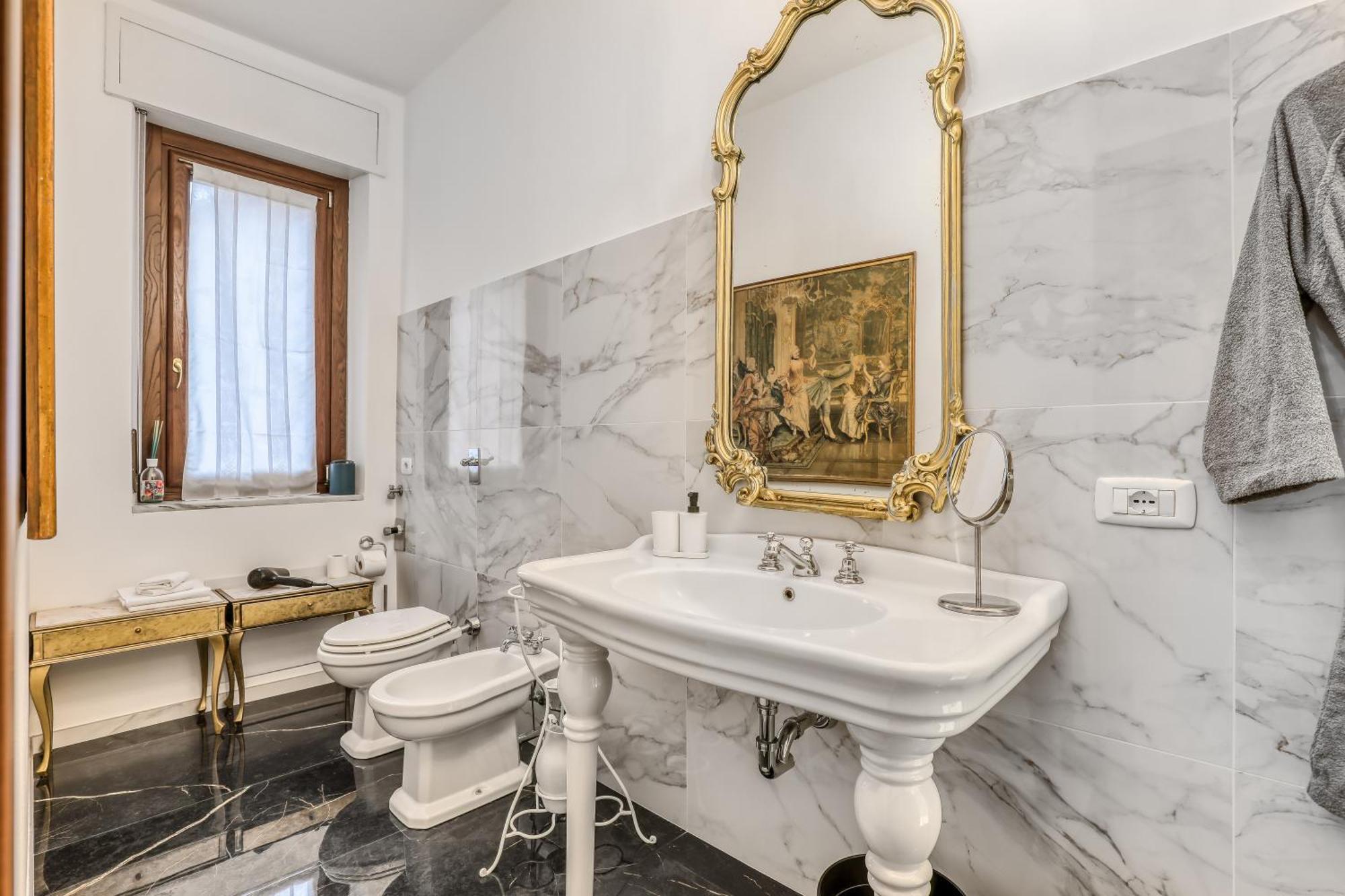Suite Angolo Alla Stazione - Appartamento Con Terrazzo Panoramico 파비아 외부 사진