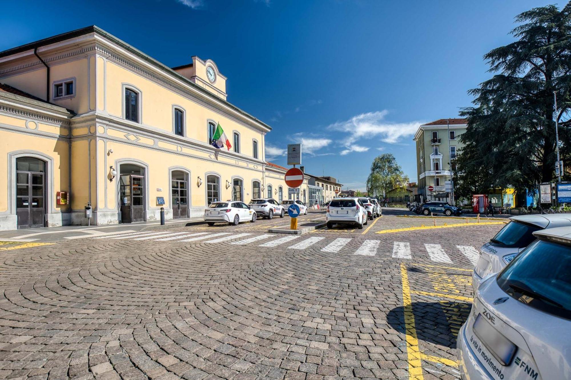 Suite Angolo Alla Stazione - Appartamento Con Terrazzo Panoramico 파비아 외부 사진